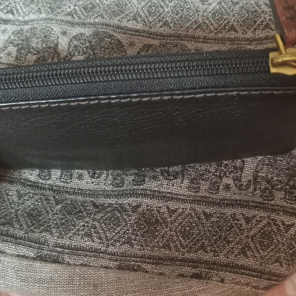 Ladies FOSSIL Logan Flap Clutch - Picture 6 of 11